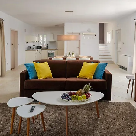 8 Mala Ferienhaus Rudina